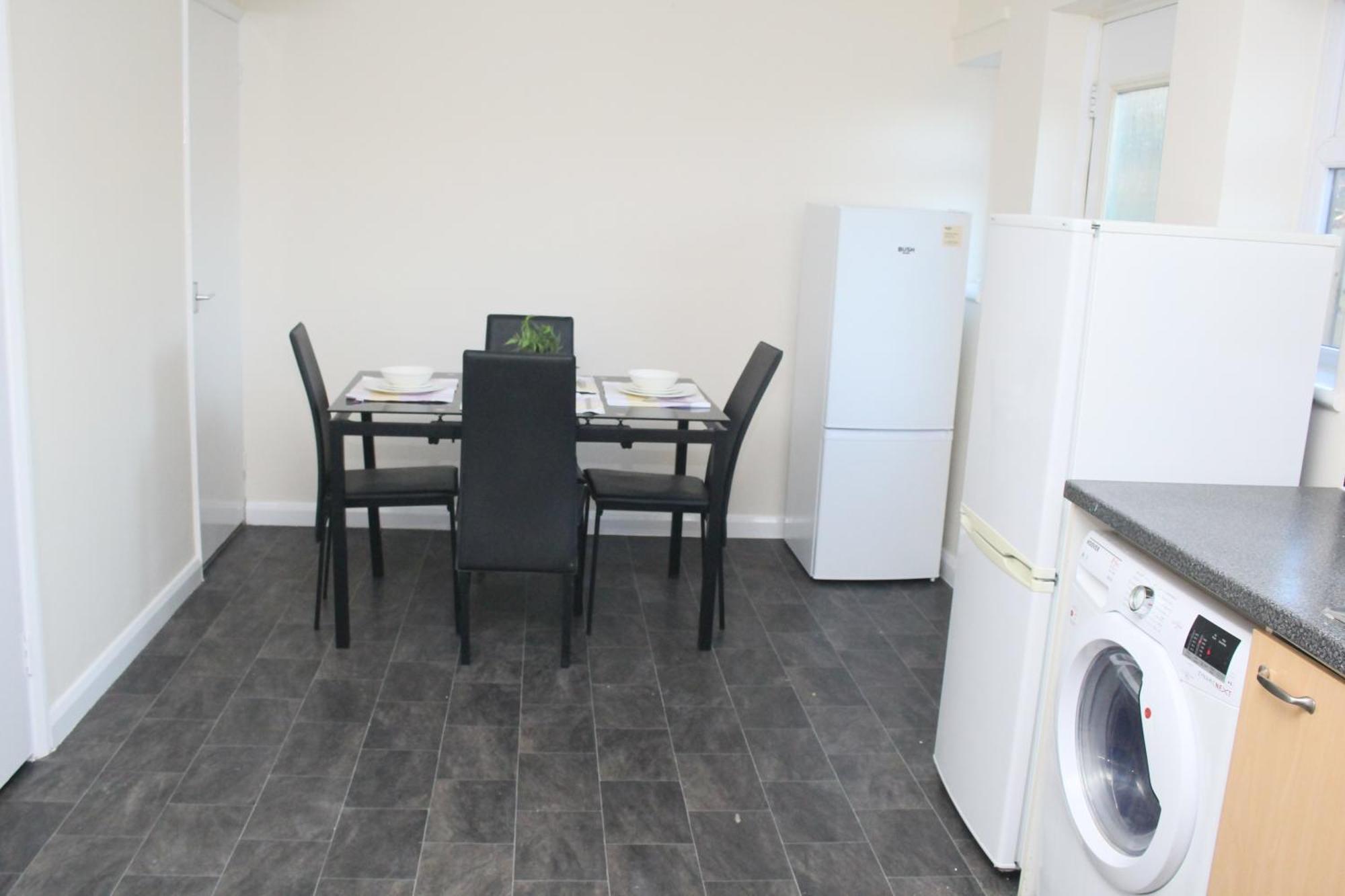Contractor'S Haven- 4-Bedroom House With Free Parking, Super Fast Wifi, Fran Properties In Aylesbury, Pets Are Welcome! Aylesbury  Exteriér fotografie