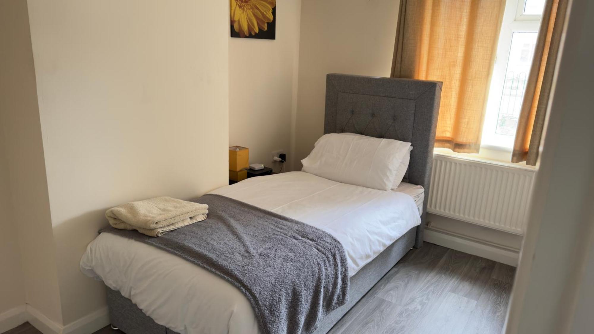Contractor'S Haven- 4-Bedroom House With Free Parking, Super Fast Wifi, Fran Properties In Aylesbury, Pets Are Welcome! Aylesbury  Exteriér fotografie